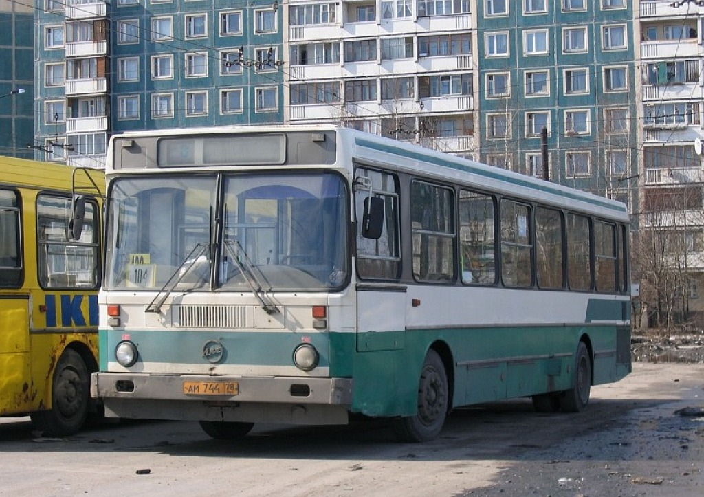 Saint Petersburg, LiAZ-5256.30 # АМ 744 78