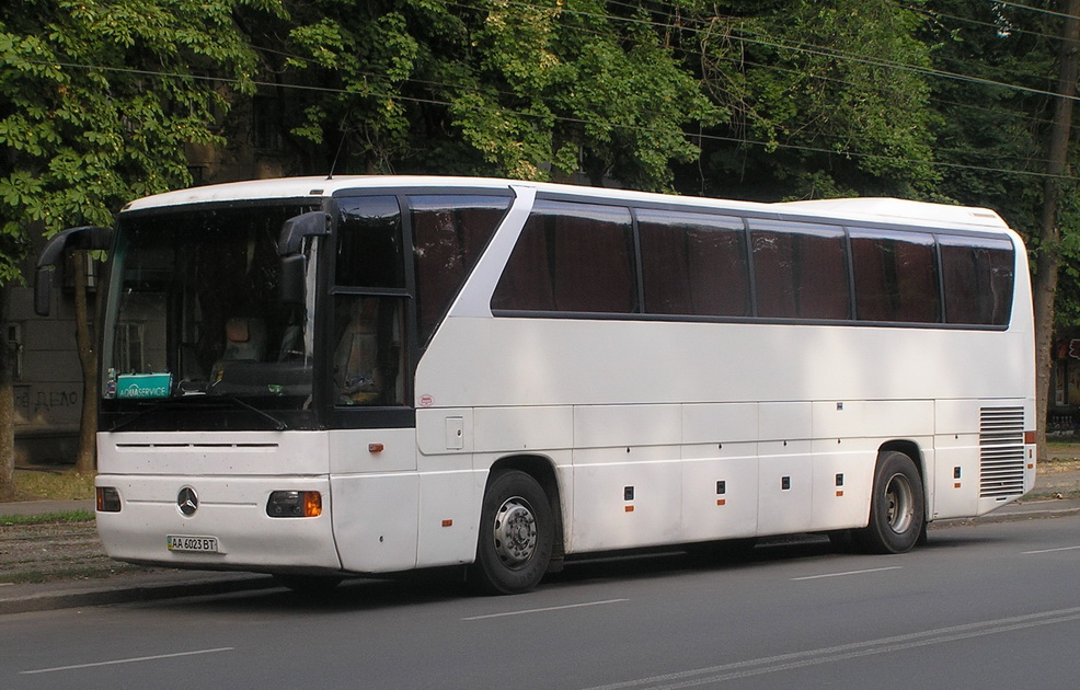 Автобус Mercedes Benz o350