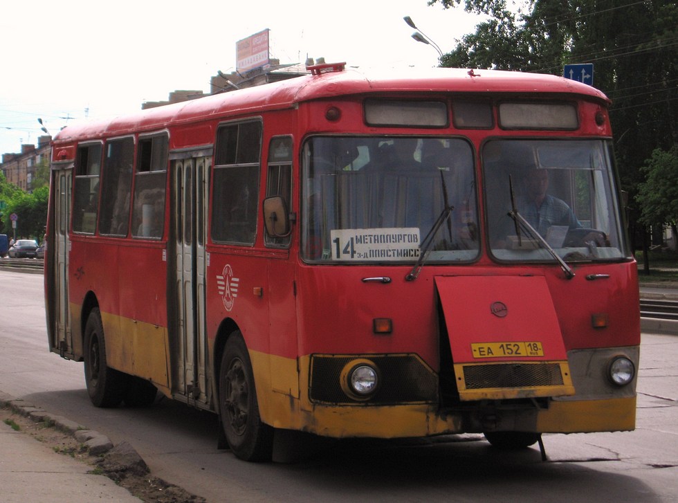 Udmurtia, LiAZ-677M # ЕА 152 18