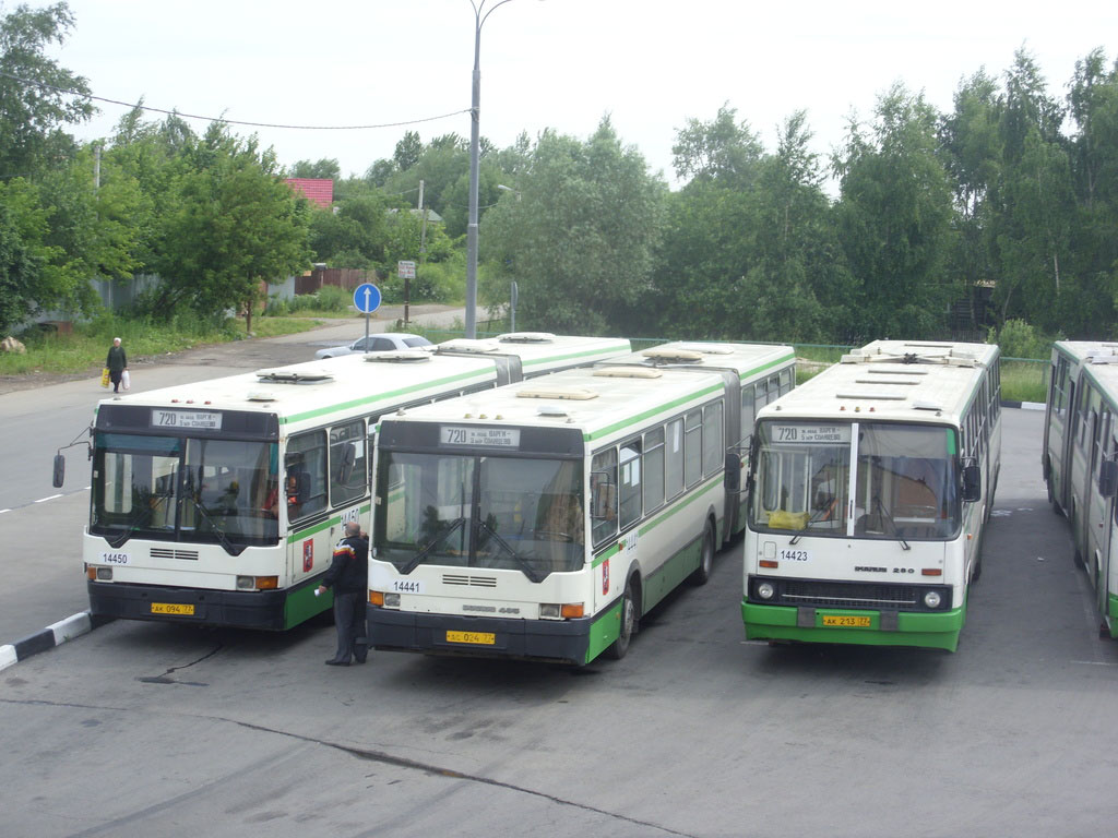 Moscow, Ikarus 280.33M # 14423; Moscow — Bus stations