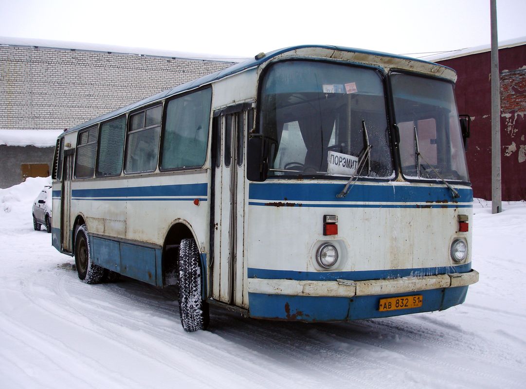 Murmansk region, LAZ-695N # АВ 832 51