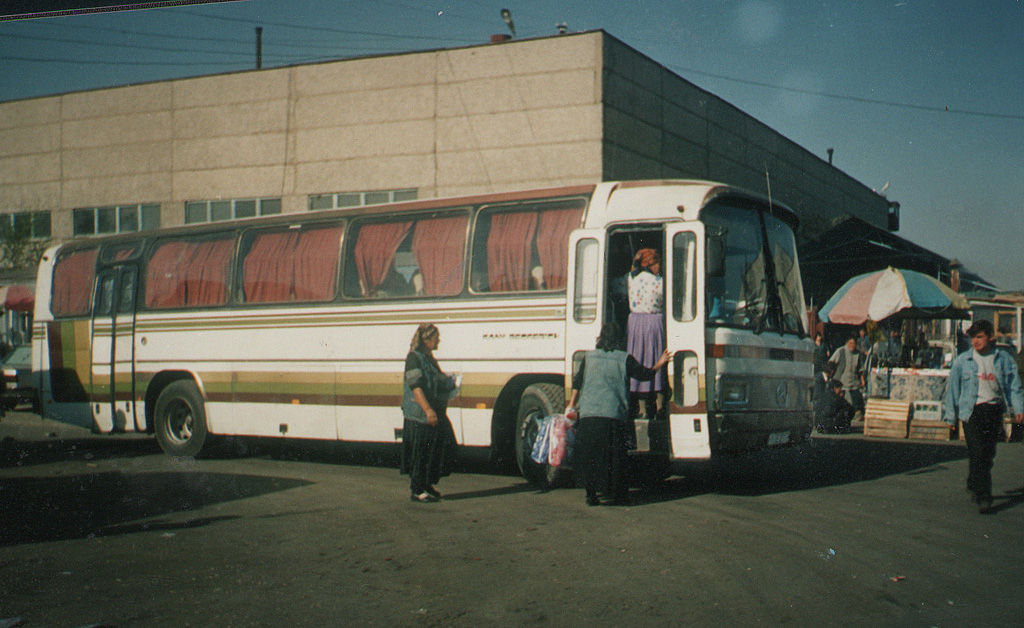 Автобус Mercedes Benz o303