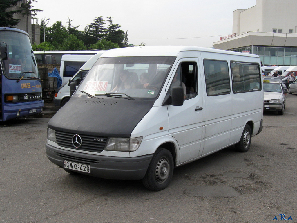 Mercedes Benz Sprinter 212