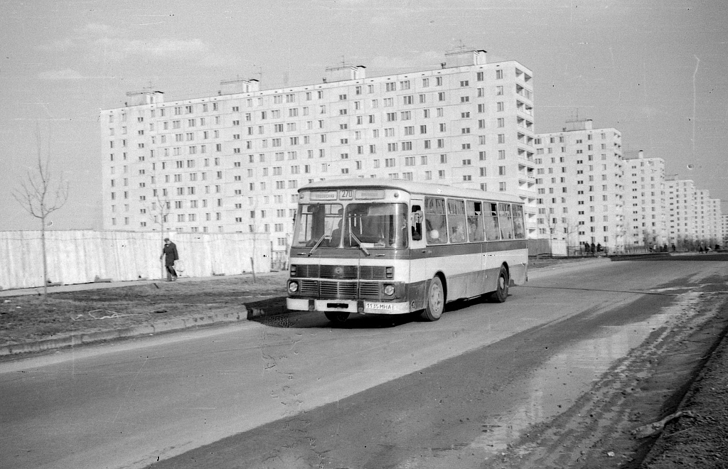 Moscow, LiAZ-677M # 1135 МНА; Moscow — Historic photos
