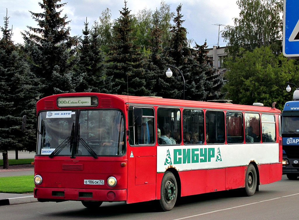 Nizhegorodskaya region, Mercedes-Benz O305 (C307) # Е 186 ОК 72