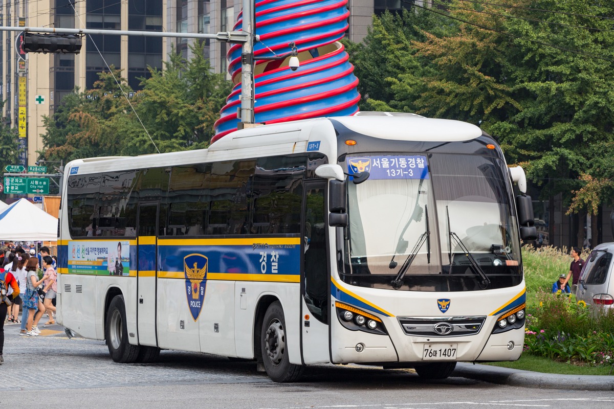 Korean bus