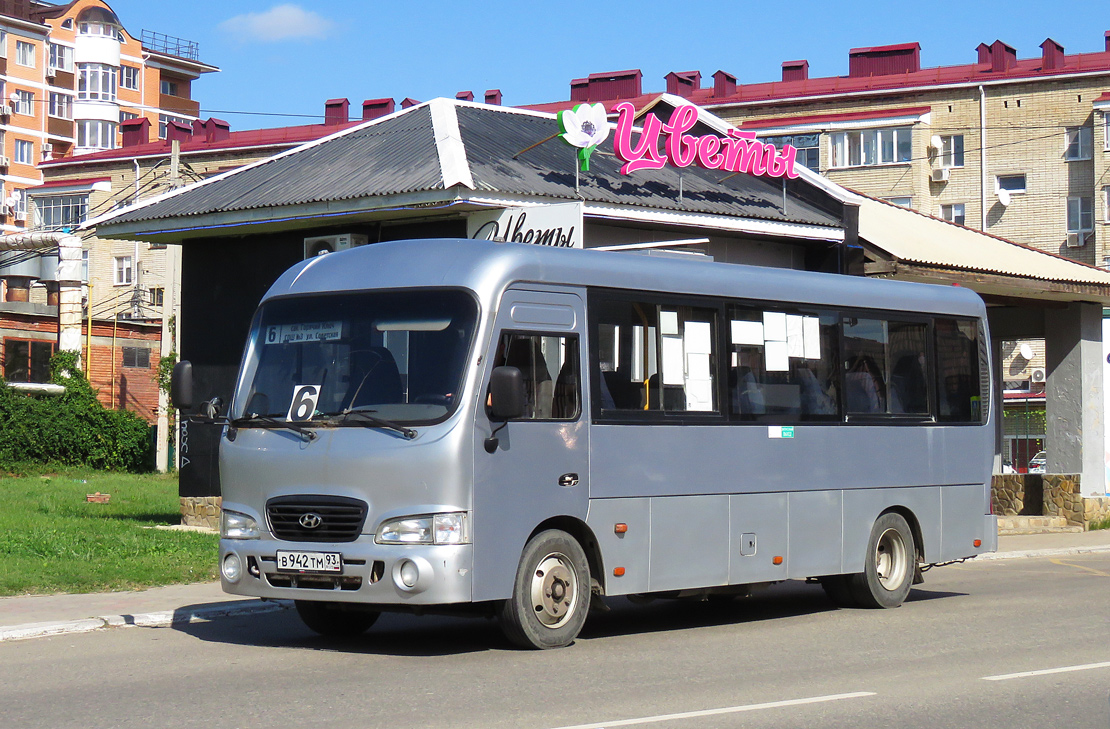 Krasnodar region, Hyundai County LWB (TagAZ) # В 942 ТМ 93
