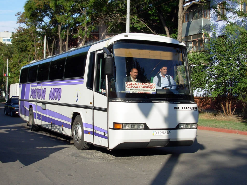 Автобусы молдовы. Neoplan n216. Neoplan 216h. Setra 30 мест Ungheni Chisinau autobuze. Кишинев Молдова автобус.