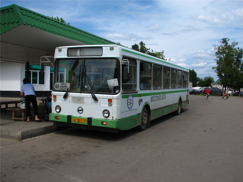 Автобус кашира москва. Наро-Фоминский автобус ЛИАЗ. Наро Фоминск автовокзал. Автовокзал Наро-Фоминск автостанция. Автостанция Верея.