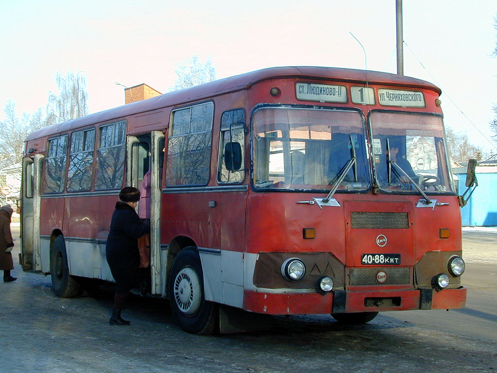 Автобус людиново. Автостанция Людиново. Автобус Людиново Москва. Калуга Людиново автобус.