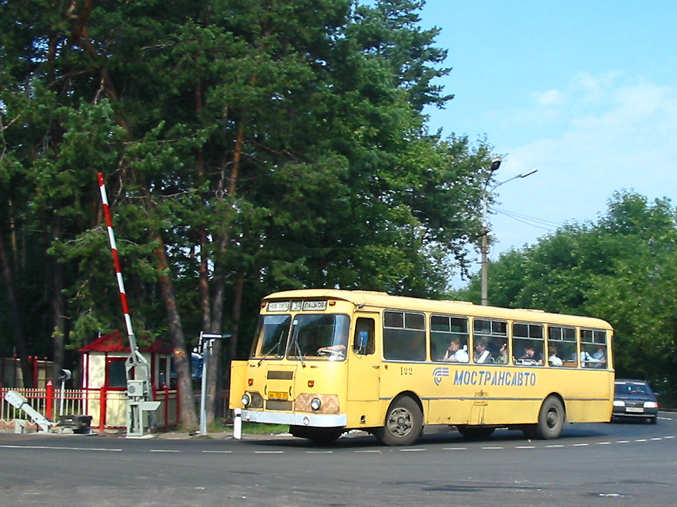 34 автобус жуковский. ЛИАЗ 677м г Жуковский. Старые автобусы Жуковский. Москва автобус Жуковский. Маршрутки в Жуковском 18.