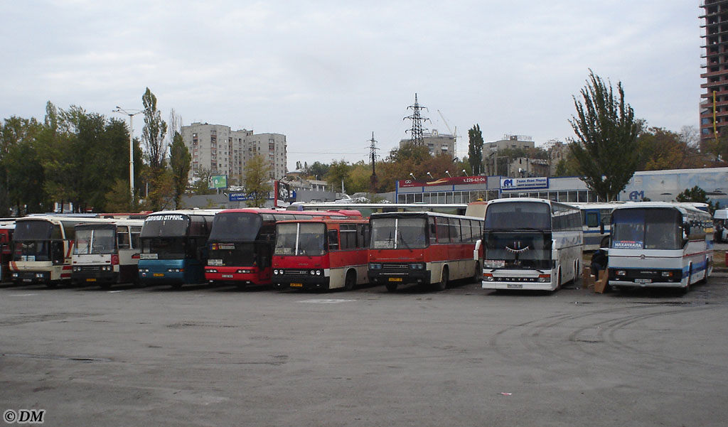 Автобус ростов на дону автовокзал. Автовокзал Ростов автобус. Автовокзал Ростов на Дону 2005. Ростовский автовокзал с автобусами. Нальчик Ростов автобус.