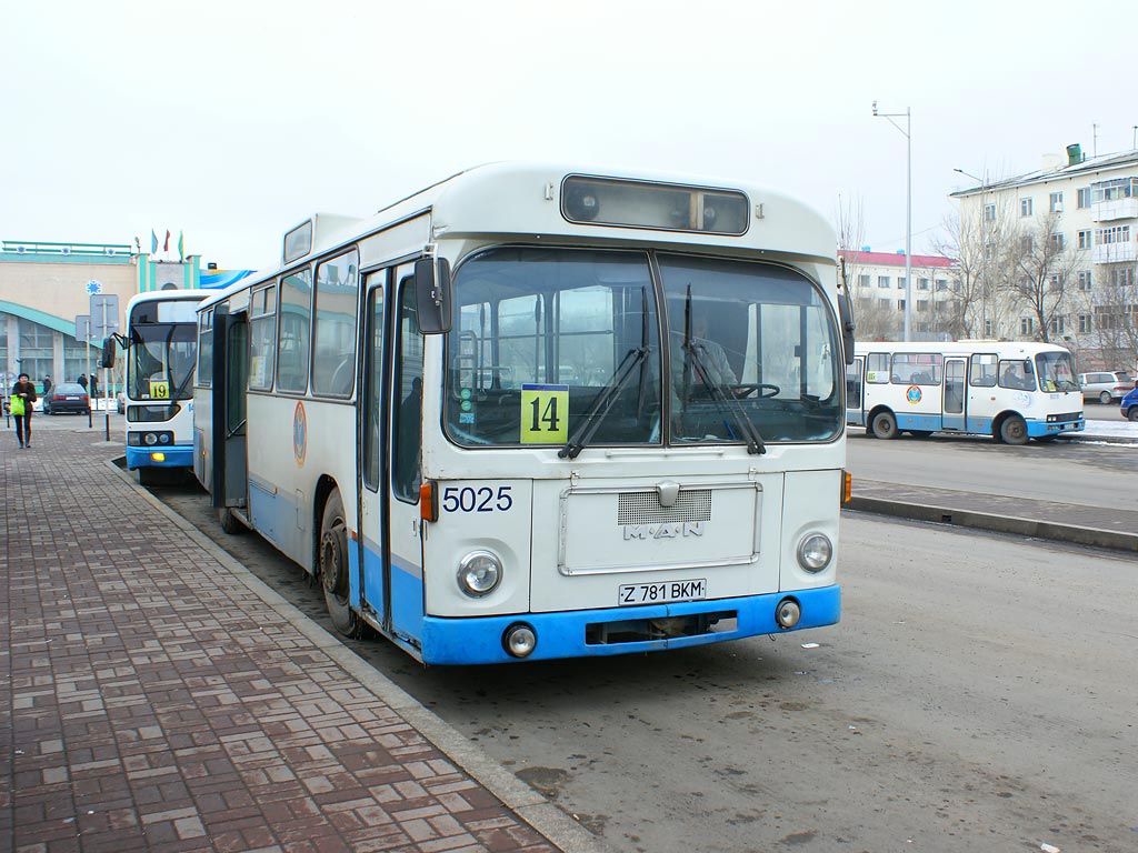 Автобус 25. 014 Автобус. Автобусы 200х. 200 Автобус маршрут. Петропавловск Астана автобус.