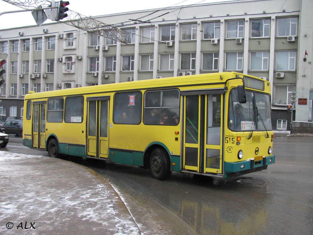 Автобус 22 маршрут липецк лиаз. Автобус Липецк 22 маршрут ЛИАЗ. Автобус 11 ЛИАЗ Липецк. Икарус 415 и ЛИАЗ 5256. Икарус Липецк.