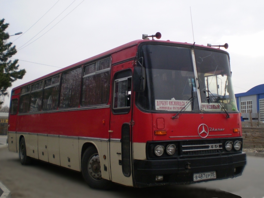 Автобус на черкесск сегодня. Махачкала Черкесск автобус. Икарусы Сочи. Икарус в Чечне. Автобус Черкесск.