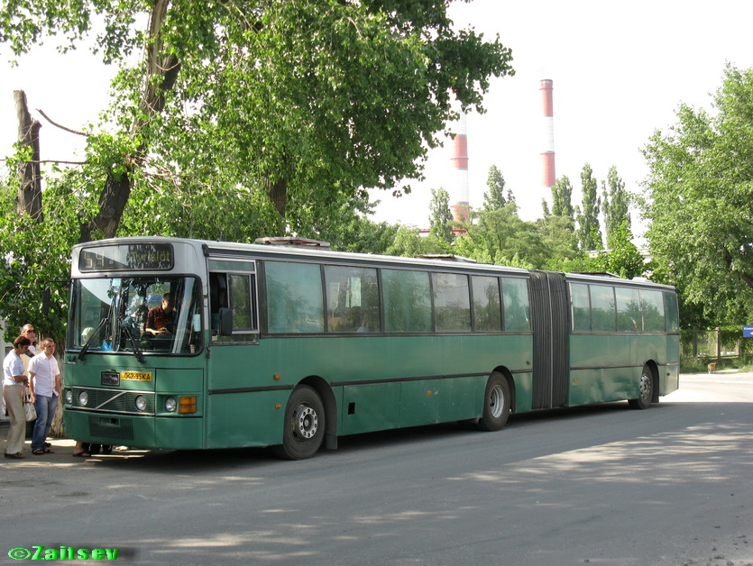 Автобус м 10. Автобус Volvo b10m 55. Volvo b10m VANHOOL. Volvo-b10m автобус гармошка. Volvo b10 автобус гармошка.