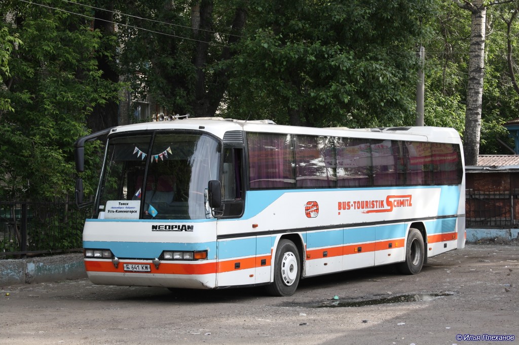 Автовокзал барнаул усть каменогорск. Neoplan Transliner (n316) '1994 салон кабины. Алматы Усть Каменогорск автобус. Новосибирск Усть Каменогорск автобус спальные места.