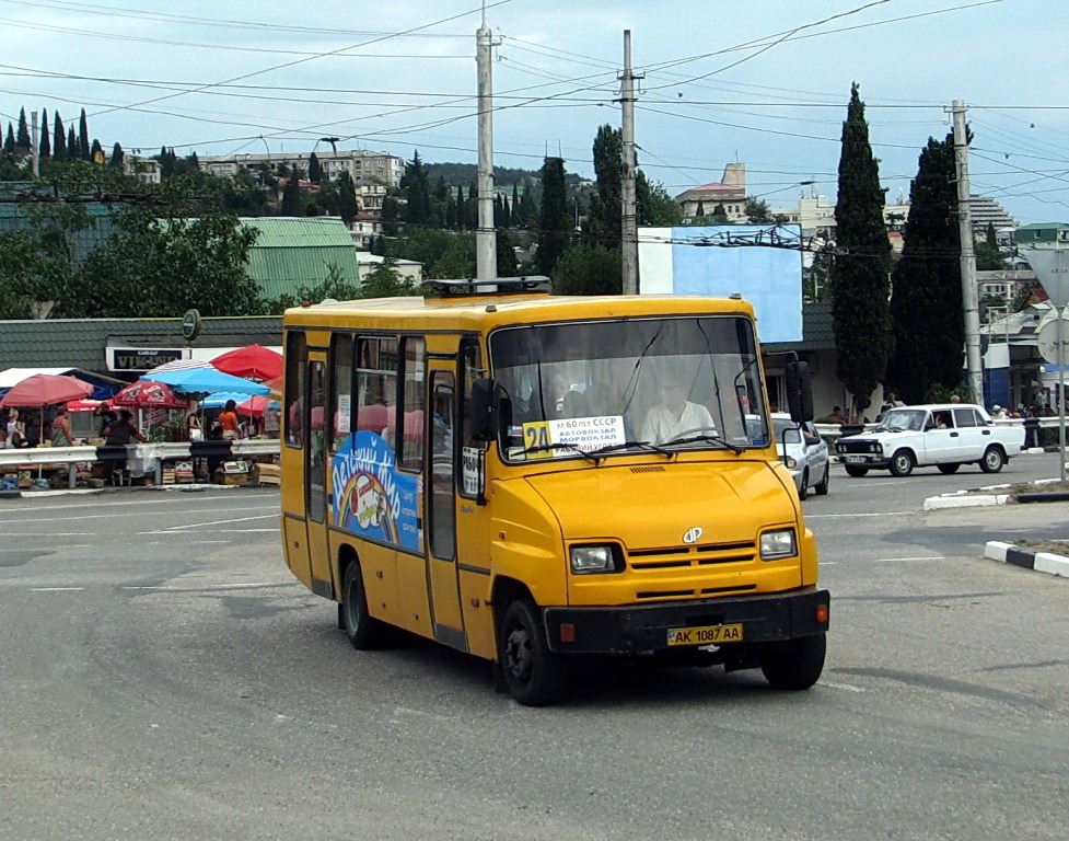 Автобус в крым. Крымские хаз 3230.22. Крымские маршрутки хаз 3230.22. Крымские автобусы. Маршрутки Крыма.