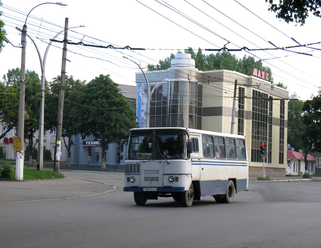 Центральный автовокзал луганск. Автобус Таджикистан 3205. Автостанция Луганск.