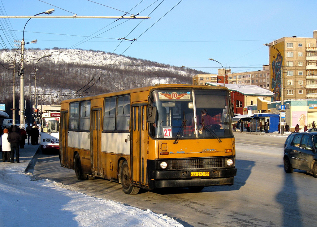 Автобусы мурманск. Икарус Мурманск. Мурманск автобусы Икарус. Икарусы 260 в Мурманске. Автобус Мурманск улица Беринга.