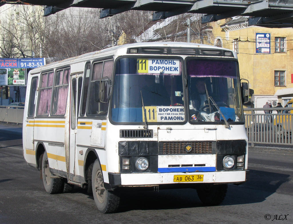 Острогожск воронеж автобус на сегодня. ПАЗ 3205 Воронеж. Автобус 111 Воронеж Рамонь. Рамонь Воронеж 111.