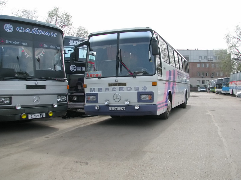 Автобус Mercedes Benz o303