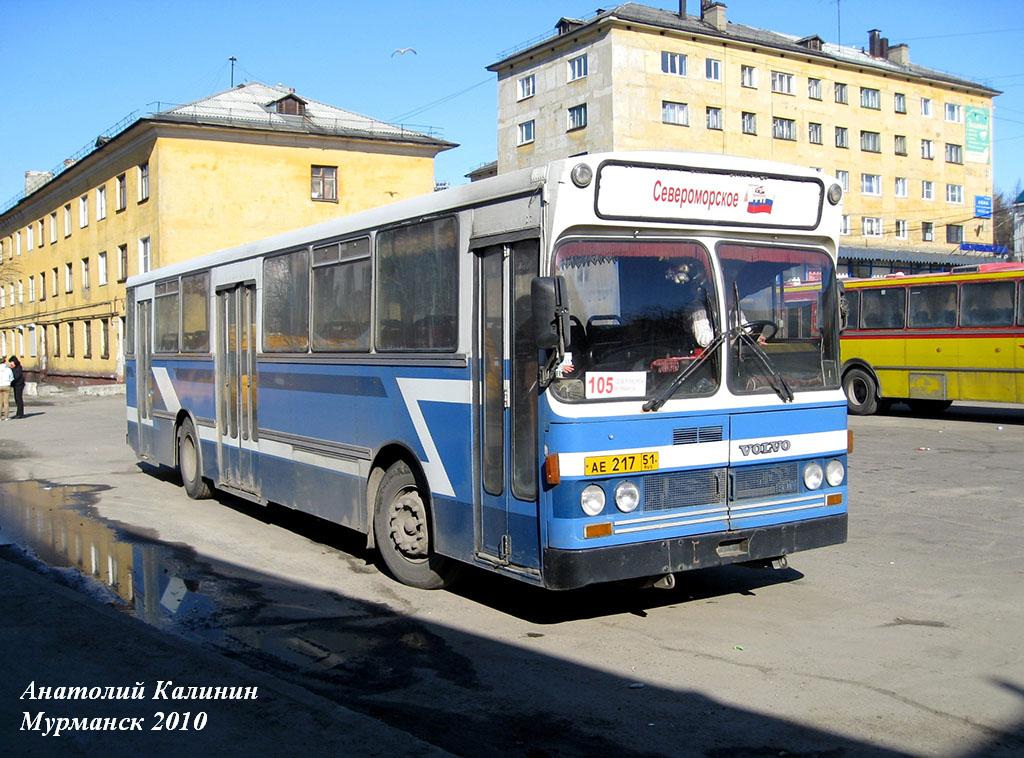 Автобус североморск. АТП Сегежа автобус Вольво 200. Новые автобусы в Североморске. Старая 105 маршрутка Мурманск. Новые синие автобусы 105 Мурманск.