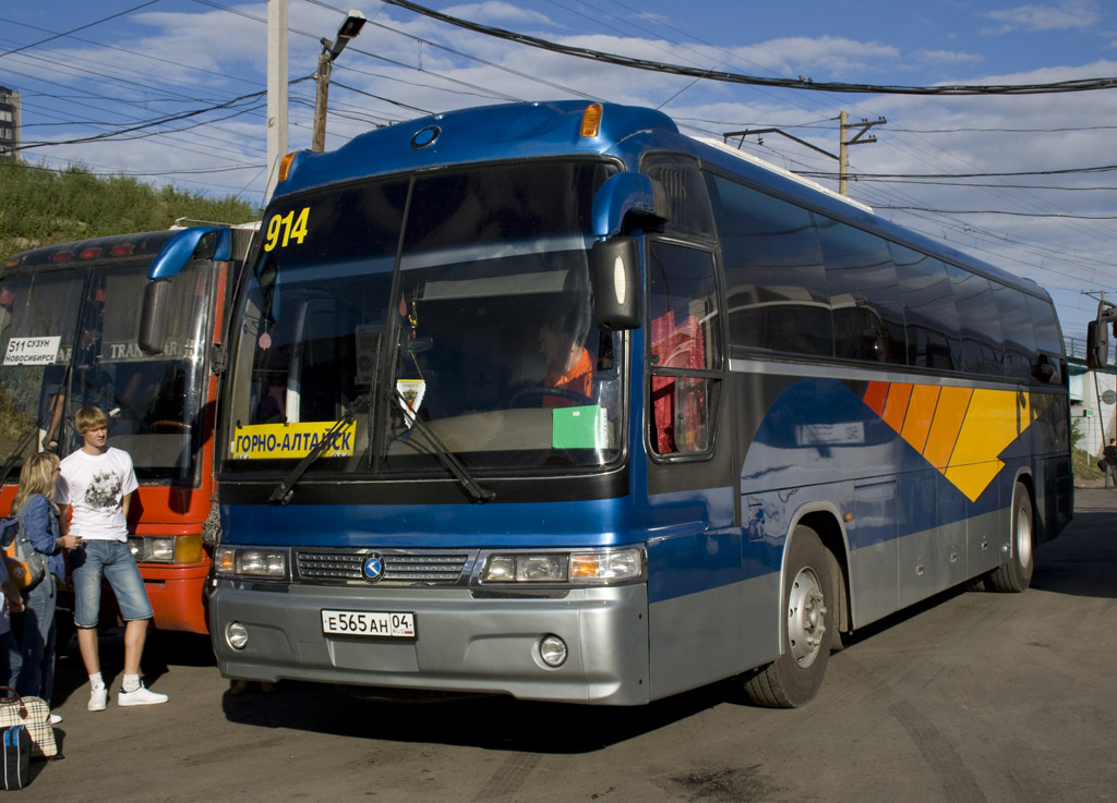 Бийск белокуриха автобус цена. Автобус Барнаул Чемал. Киа Грандберд 2007. Новосибирск Белокуриха автобус.