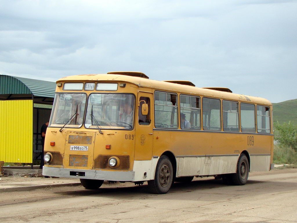 Фото старых лиазов. ЛИАЗ-677 автобус. ЛИАЗ 677 желтый. ЛИАЗ-677м fotobus. ЛИАЗ 677 старый.