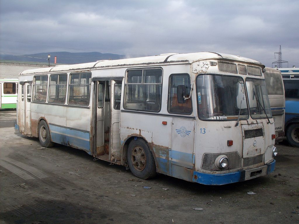 Автоколонна 1442 мончегорск. ЛИАЗ-677 ЯАЗ 1995 год. Автоколонны 12 10 АВ 258 15. ЯАЗ ЛИАЗ эмблема 1995 год. Автоколонна 1378 Апатиты официальный сайт.