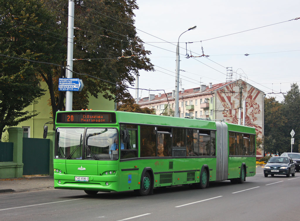 Автобус гомель уваровичи буда. МАЗ 105. МАЗ 105.465 зеленый с ромбом сверху. 4 Автобус Гомель. Автобусы в Гомеле фото.