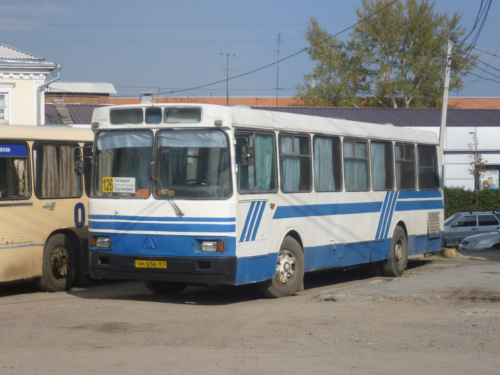 Автовокзал таганрог. ЛАЗ 42 Таганрог. Автостанция Таганрог. Пригородный автовокзал Таганрог. Автобусная станция в Таганроге.