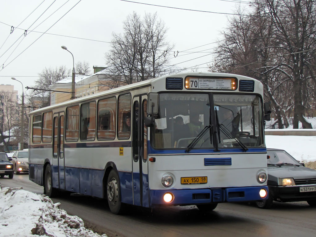 130 автобус пенза. Пензенский автобус. Общественный транспорт Пенза. Мерседес автобус Пенза.