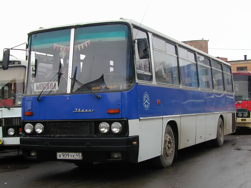 Расписание автобусов козельск. Ikarus 256.50e. Козельск автовокзал. Автобус Москва Козельск. Старый автовокзал Калуга.