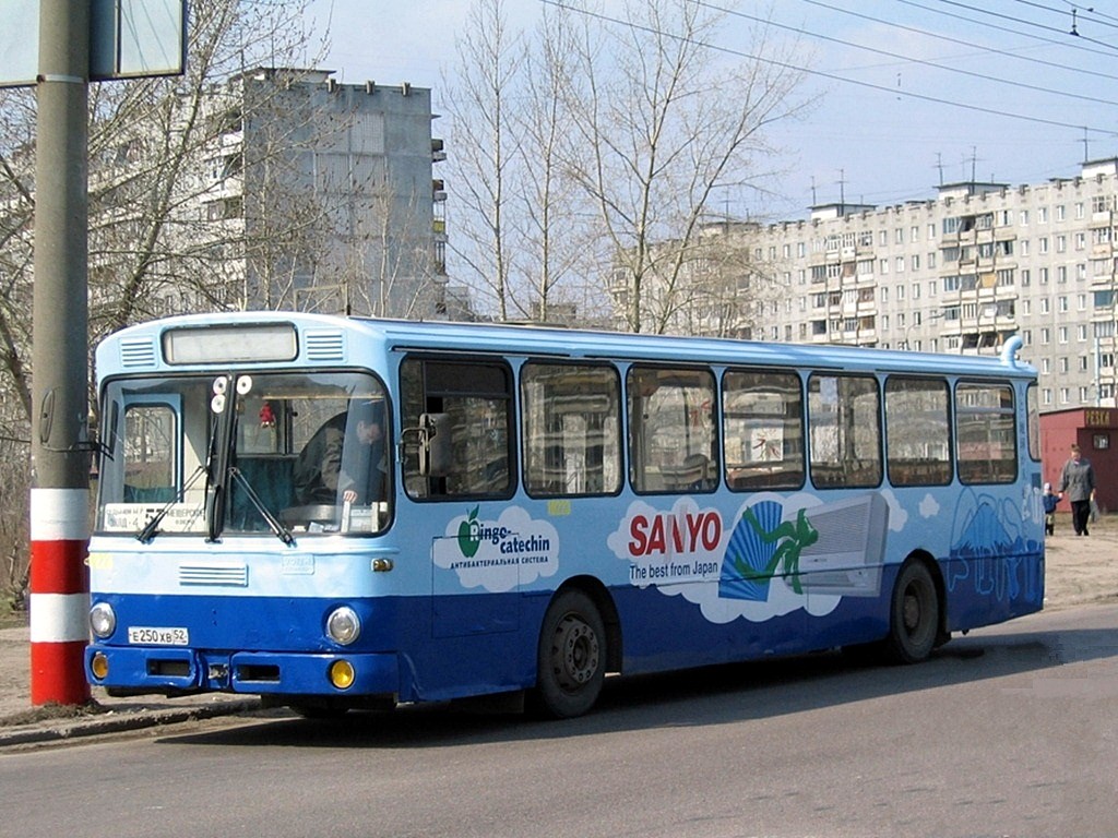 Mercedes Benz o305