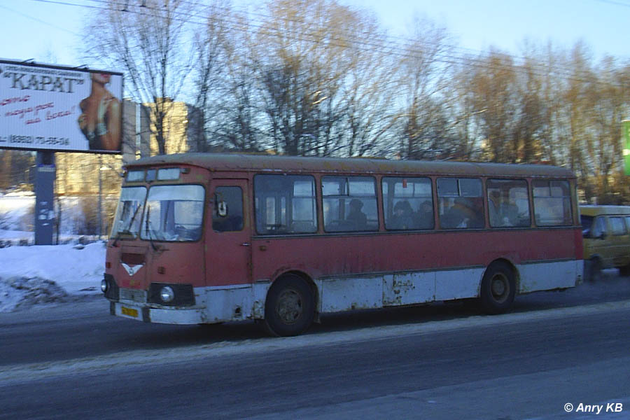 229 автобус коркино. ЛИАЗ 677 Екатеринбург. Автобусный парк Екатеринбург. Старые автобусы Екатеринбурга. Екатеринбургский автобус ЛИАЗ.