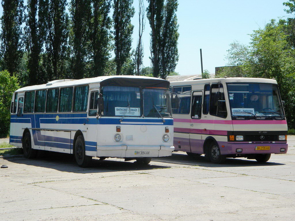 Автобусы 1008 михнево москва. Автобус 1001. Автобус 1008. Автобусы 1001 года.