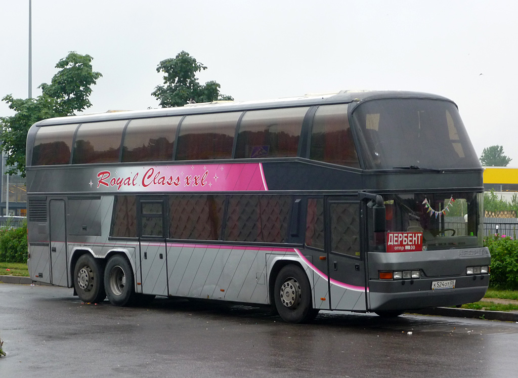 Махачкала питер. Neoplan 122/3. Неоплан 122 3л Дербент. Неоплан Москва Дербент. Автобус Neoplan Дербент.