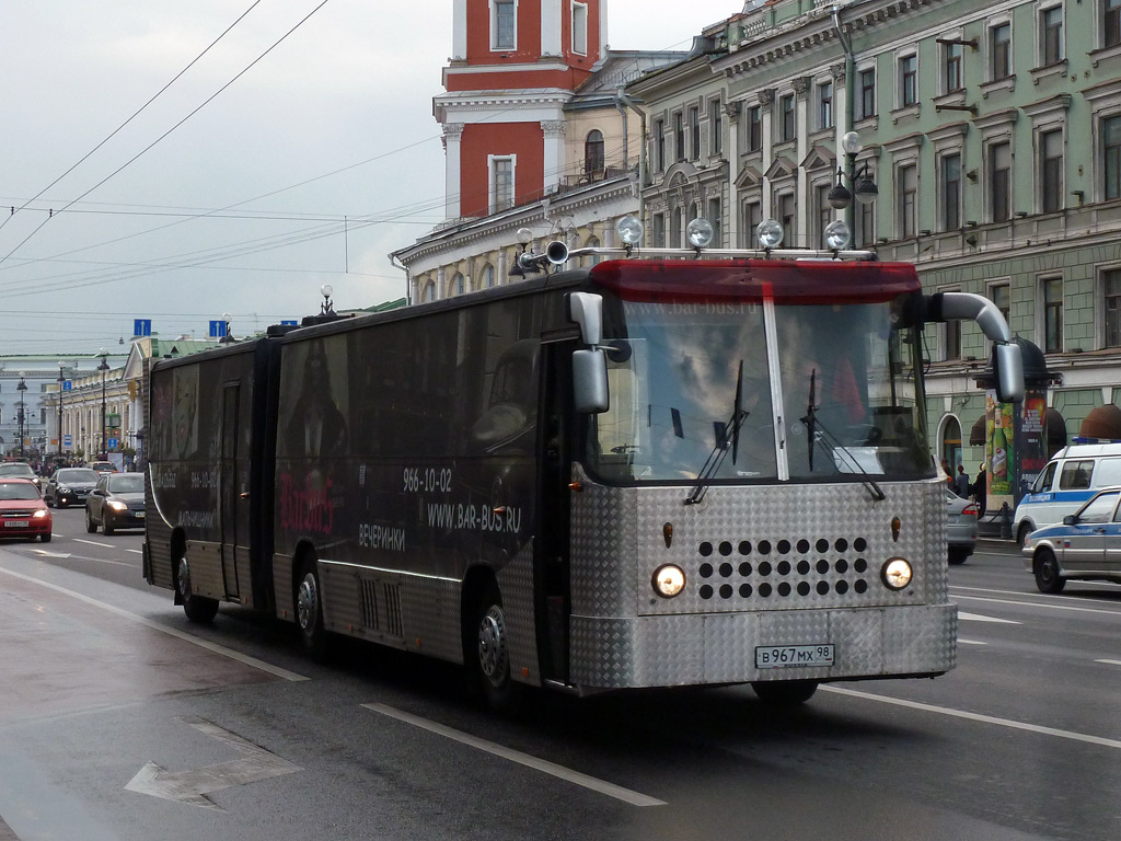 Автобус питер карелия. Икарус 280.33 Санкт Петербург. Старые автобусы СПБ. Автобусы Питера сейчас. Антикварный автобус.