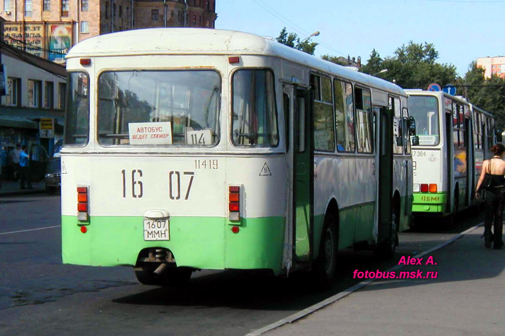 Т 18 автобус. Московский ЛИАЗ 677. ЛИАЗ 677 Москва. ЛИАЗ 677 3 Автобусный парк. ЛИАЗ 677 15 Автобусный парк.