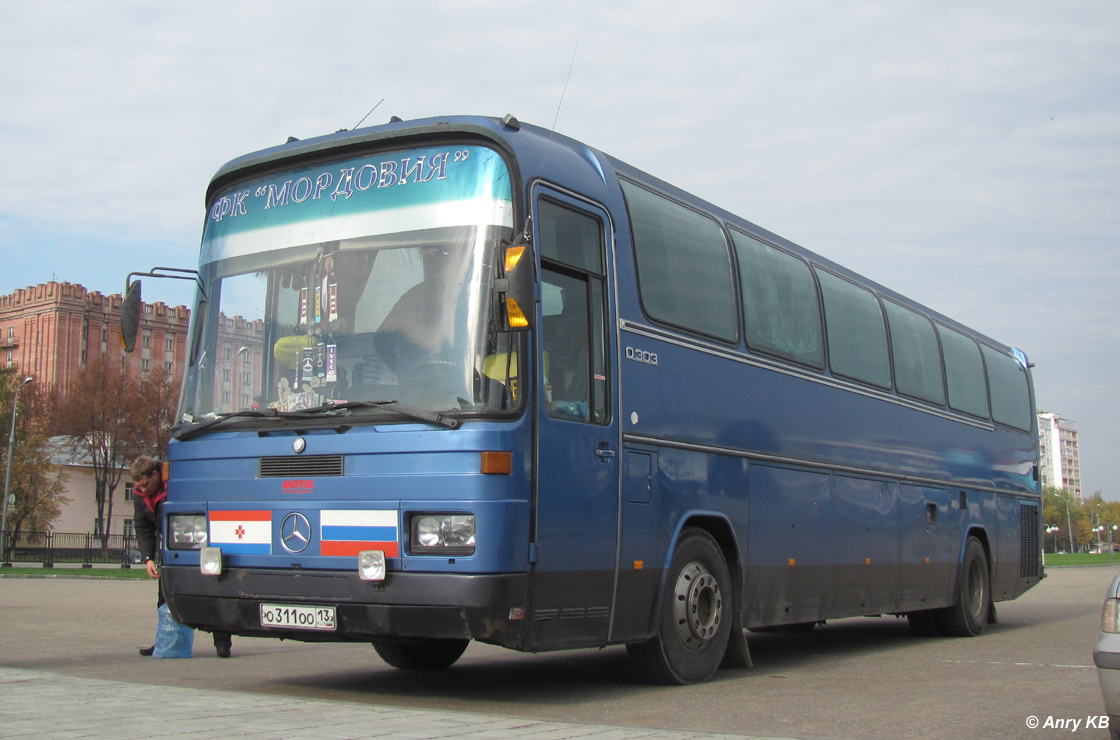 Mercedes Benz o303