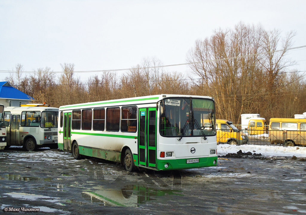 Билеты рязань спасск рязанский автобус. ЛИАЗ 52 56. Автовокзал Приокский Рязань. Автобусы Рязанский район Вышгород. Рпап.