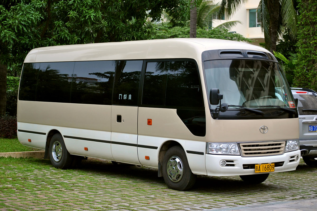 Toyota coaster. Toyota Coaster 1993. Toyota Coaster, 2010. Midibus Toyota Coaster. Toyota Coaster Albatross.