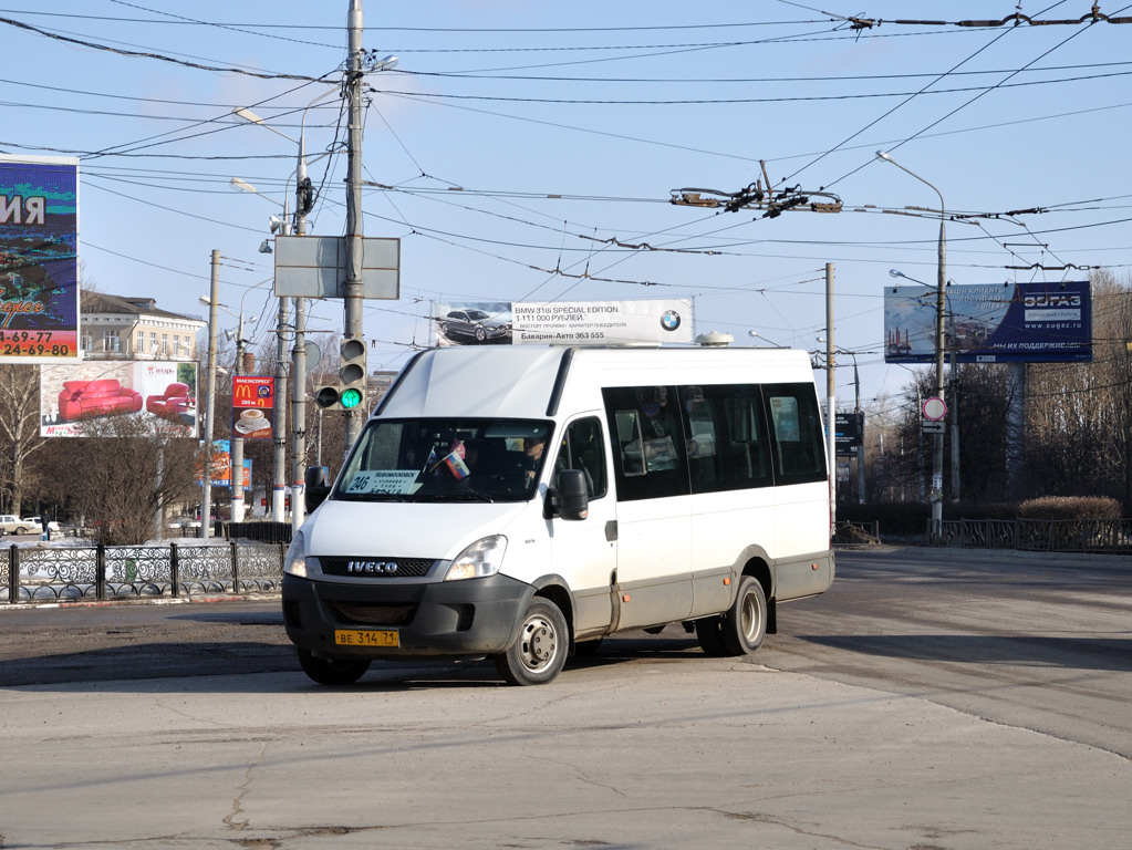 Автобус калуга тула. Тула Калуга автобус. Маршрутки Калуга. Тульский автобус в Калуге. Тула Калуга микроавтобус.