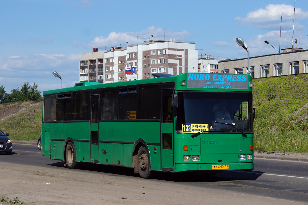 Автобусы в архангельске в реальном времени. Arna m91bf. Arna m91bf Красноярск. Автобус Вельск Архангельск. Автобус 525 Архангельск Вельск.