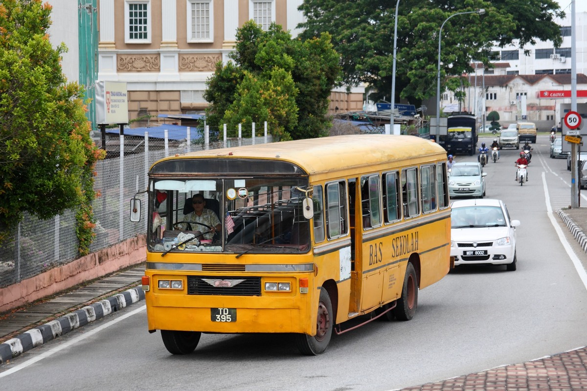 Автобус 395 балашиха москва. Автобусы Малайзии. Автобус 395. Автобус в Малайзии фото. Каких марок автобусы в Малайзии.