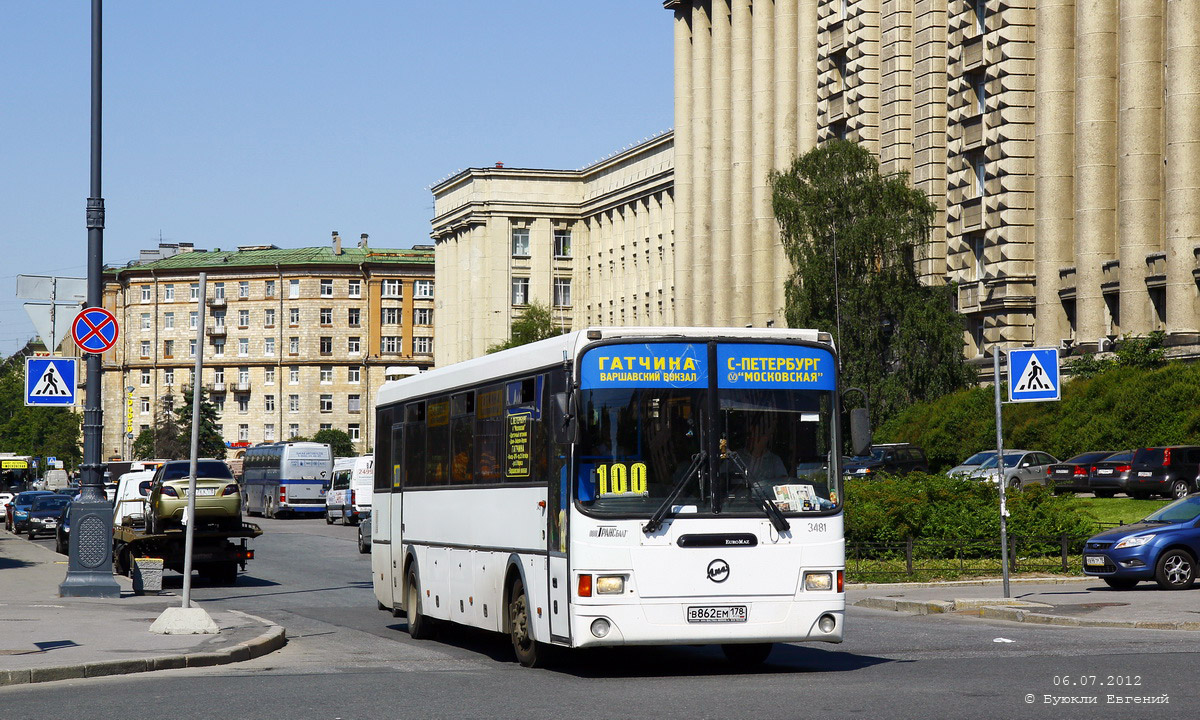 Маршрут 100 автобуса гатчина. К 100 автобус Гатчина. 18 Автобус СПБ.