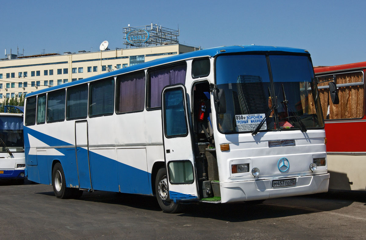 Автобус ростов черкесск. Северная автостанция Махачкала. Автобус Махачкала. Автовокзал Грозный. Автобусы в Грозном.