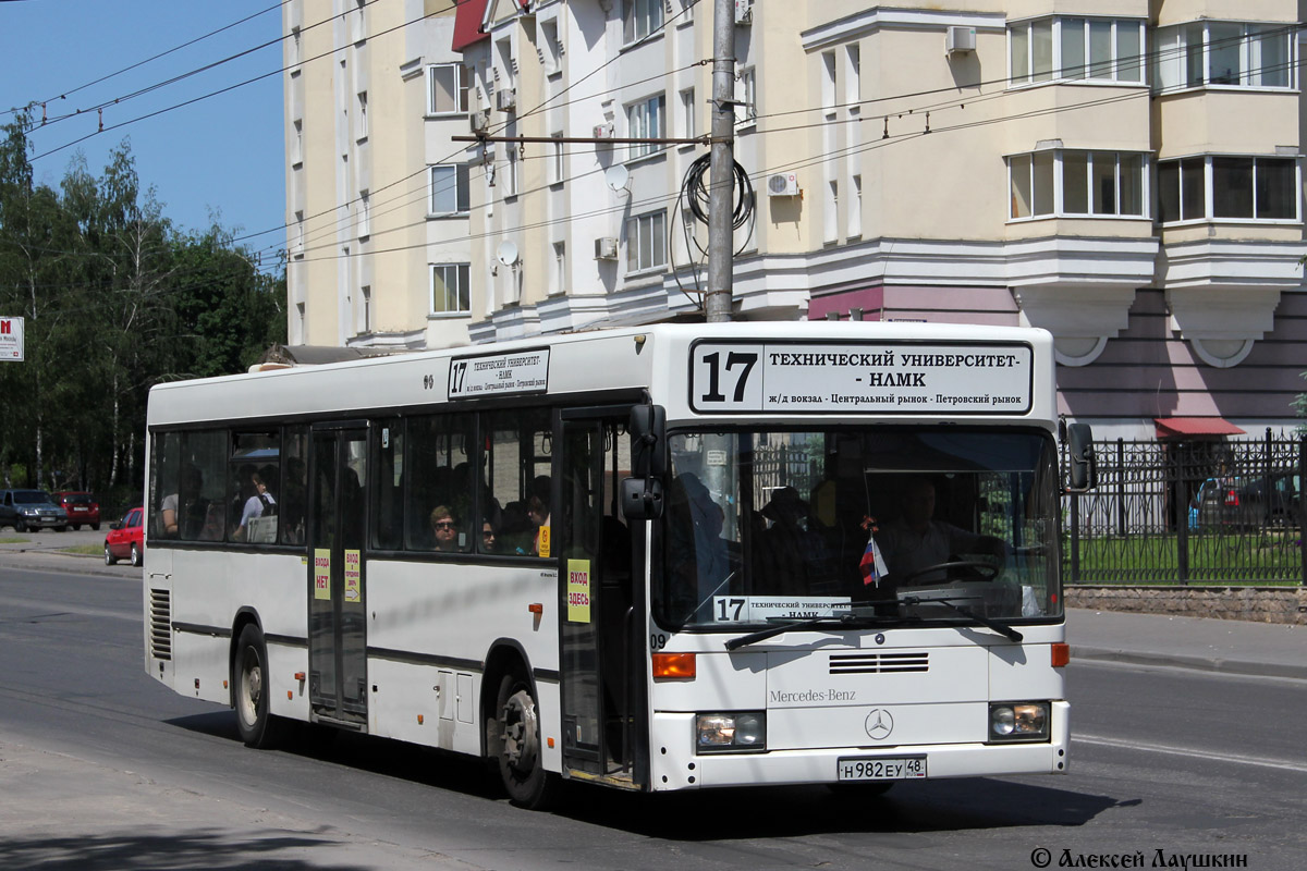 Lipetsk region, Mercedes-Benz O405N # Н 982 ЕУ 48