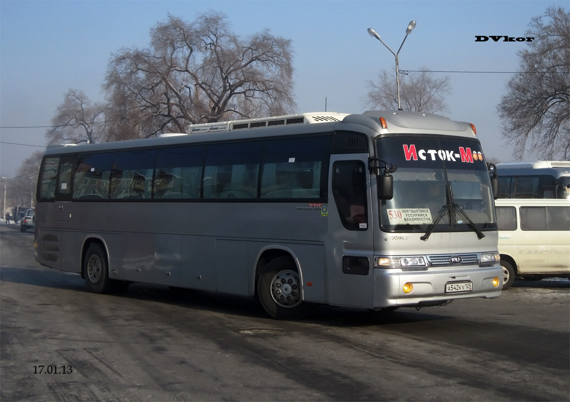 Автобусы приморский край. Автобус Приморский край Приморавтотранс. Автобус Киа автобус Приморский край. Автобус Приморский край Киа Дилижанс.